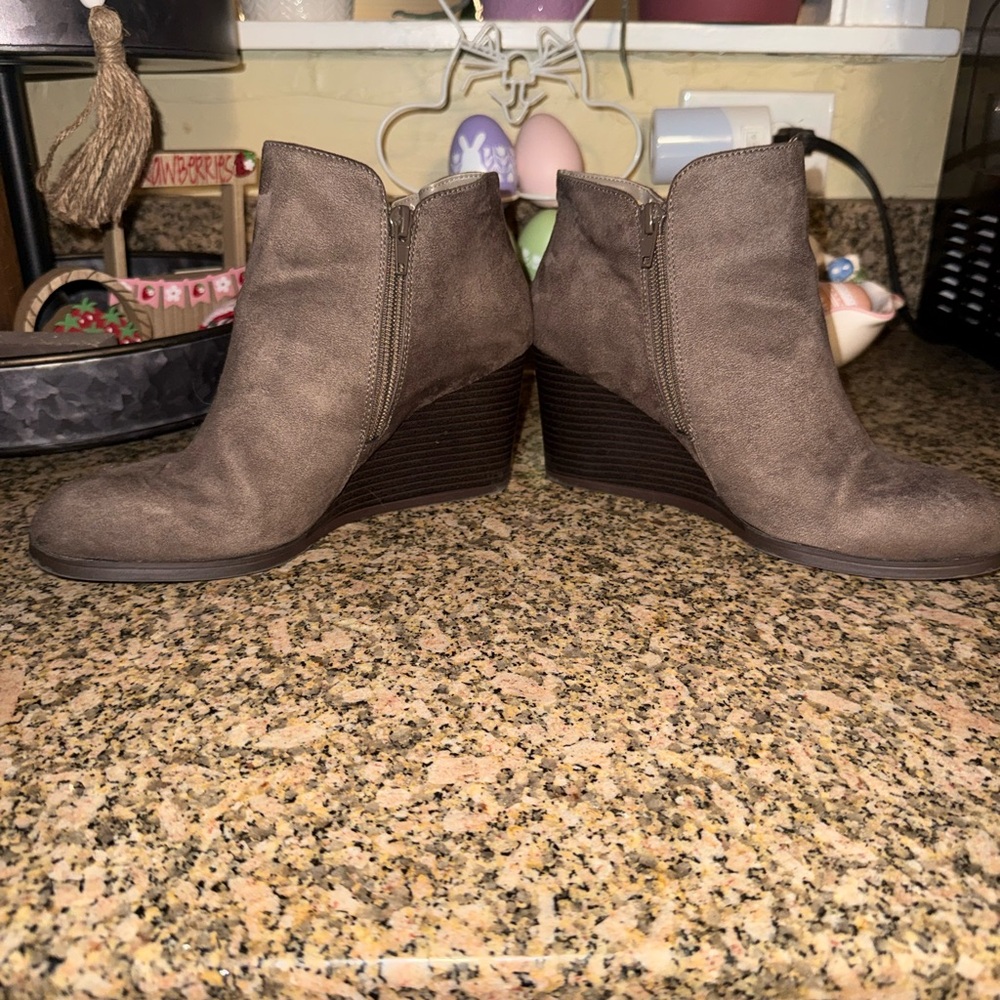 Style & Co Brown Suede Wedge Ankle Booties – Size 7 – Side Zip - Picture 2 of 7